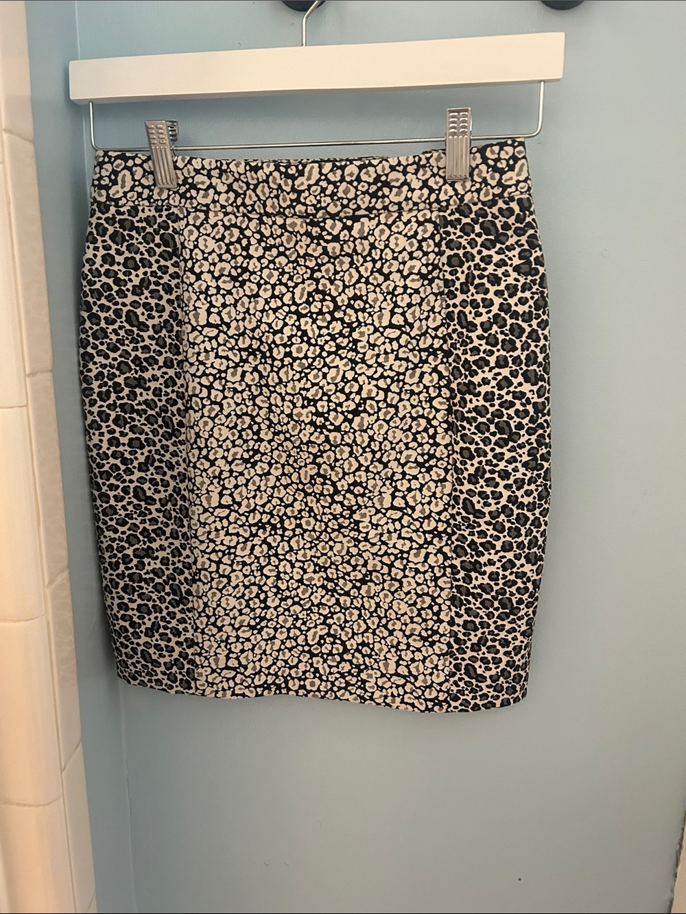 Ann Taylor Black and Cream Leopard-Print Pencil Skirt